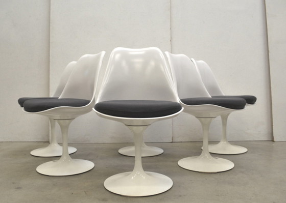 Image 1 of Knoll Eero Saarinen ovale eettafel & 6 tulpenstoelen Knoll International