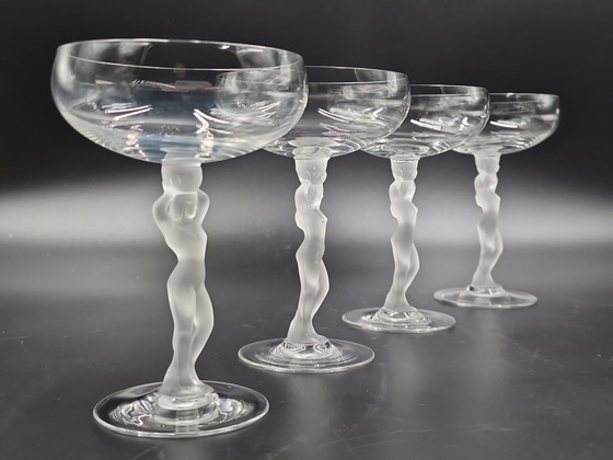 Image 1 of Cristalleries de Bayel, vrouwelijk naakt, 4 Champagne glazen, 4 Likeurglazen