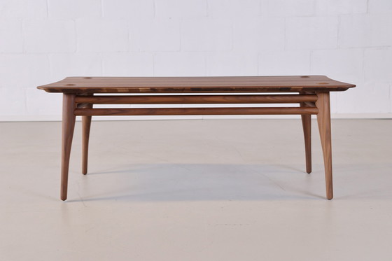 Image 1 of Revised Chilgrove Walnut bijzettafel rechthoek