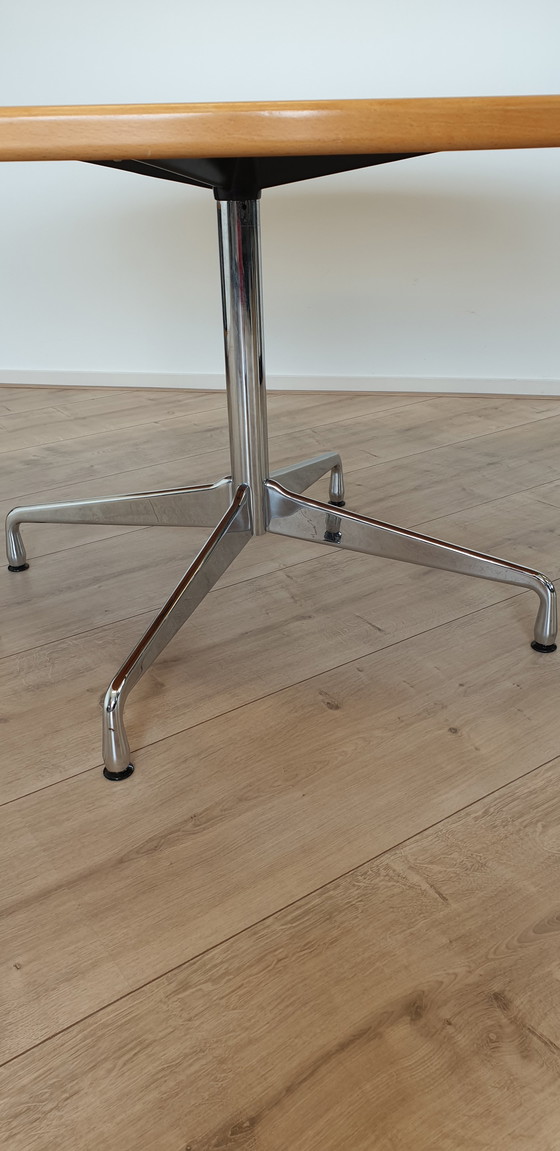 Image 1 of 6x Vitra EA108 stoelen met ronde Vitra tafel