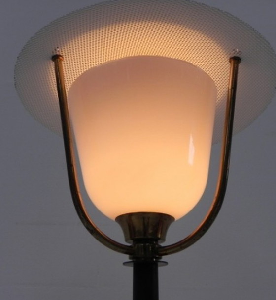 Image 1 of Staande vintage lamp met glazen kap en geperforeerde stalen kap