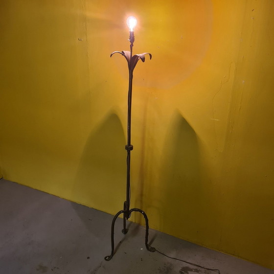 Image 1 of Vintage Franse Goudkleurige Smeedijzeren Vloerlamp