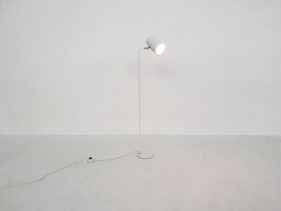 Image 1 of Witte metalen vloerlamp, jaren 1960