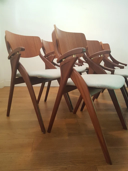 6x eetkamerstoelen van Arne Hovmand Olsen