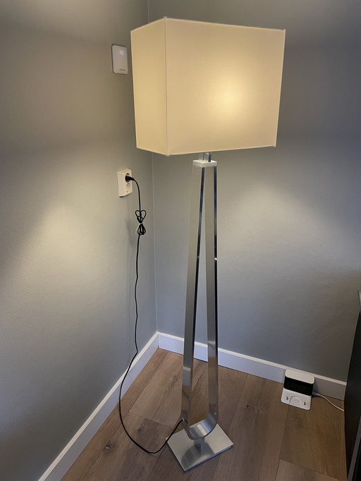 Design Aluminium Vloerlamp Met Witte Kap