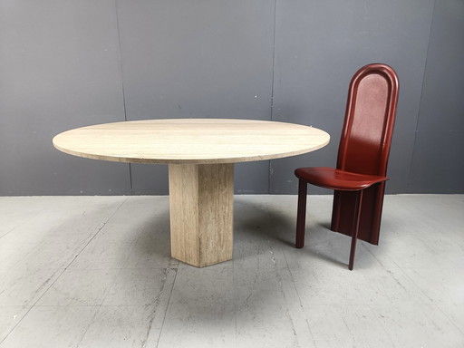 Prachtige eettafel of centertafel van travertijnsteen.  Elegant rond tafelblad.  Goede staat 1970S - Italië Hei