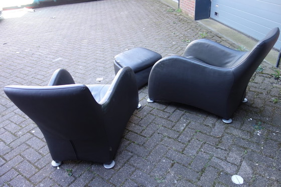 Image 1 of 2x Gerard van den Berg model Loge fauteuil met hocker