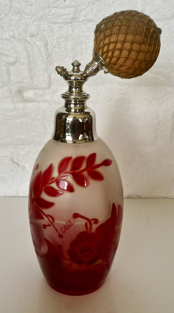 Image 1 of Art Deco Toiletset - Carly - Geëmailleerd Glas Met Rood Floraal Decor - 14-Delig.