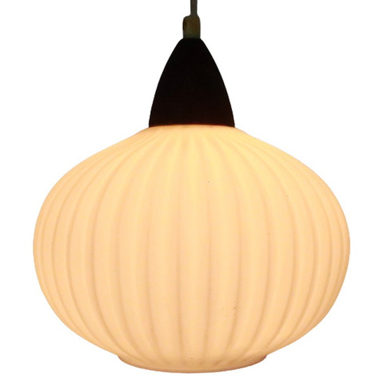 Image 1 of Melkglazen lamp 'Luchtbel'