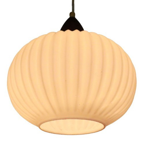 Image 1 of Melkglazen lamp 'Luchtbel'