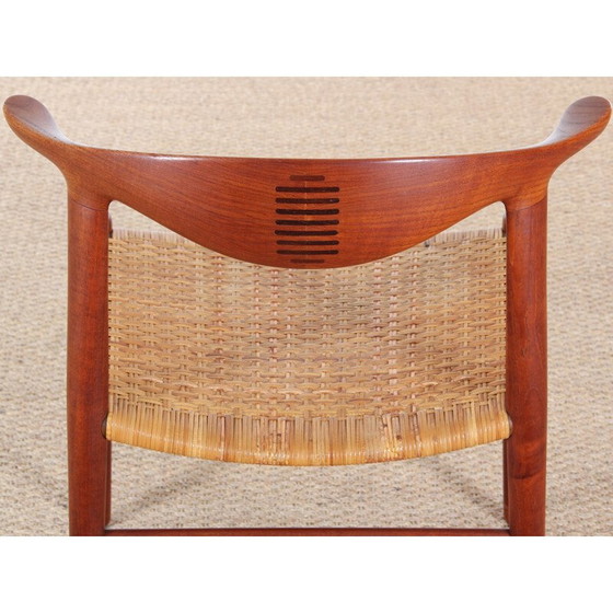 Image 1 of Vintage scandinavische koehoornstoel in teak van Hans J. Wegner - jaren 1960