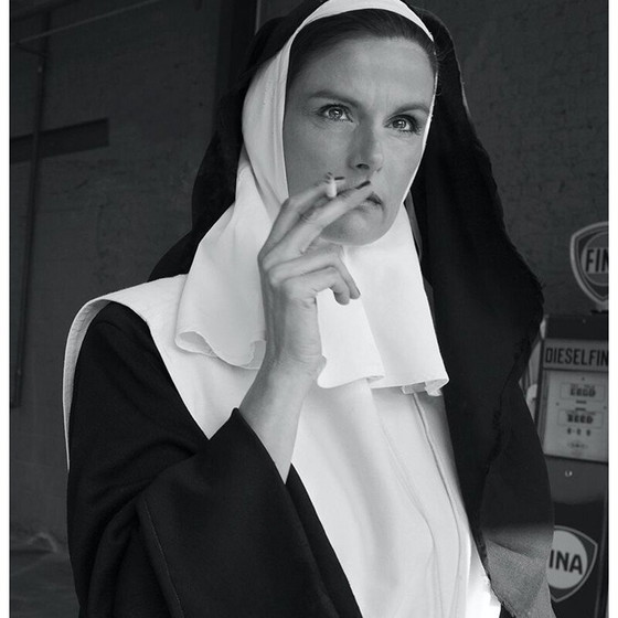 Image 1 of Nun vintage litho van Alain Daussin, 2019