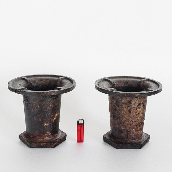 Image 1 of Paar vintage gietijzeren industriële mallen, Frankrijk 1940-1950