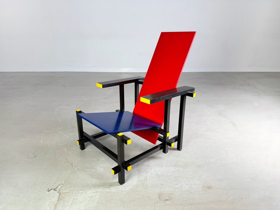 Image 1 of Rood en Blauw Fauteuil Cassina Gerrit Rietveld Bauhaus