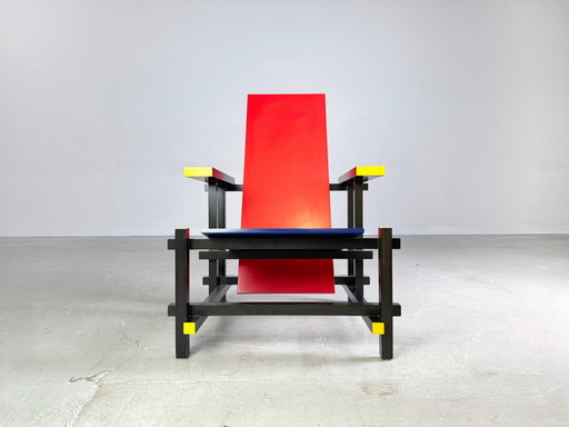 Rood en Blauw Fauteuil Cassina Gerrit Rietveld Bauhaus