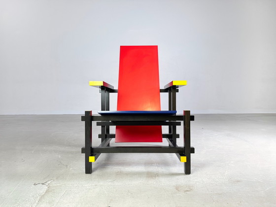 Image 1 of Rood en Blauw Fauteuil Cassina Gerrit Rietveld Bauhaus