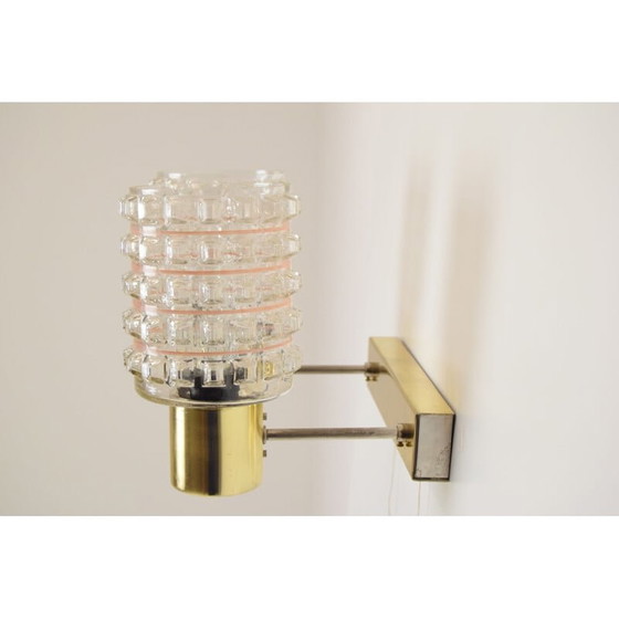 Image 1 of Vintage wandlamp van glas en messing door Kamenicky Senov, Tsjechië 1960