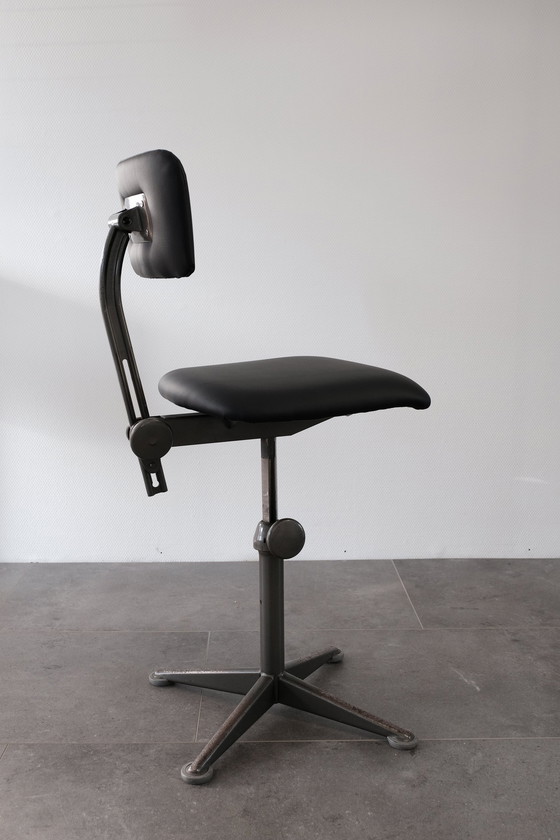 Image 1 of Vintage Bureaustoel Van Friso Kramer Voor Ahrend De Cirkel, 1960