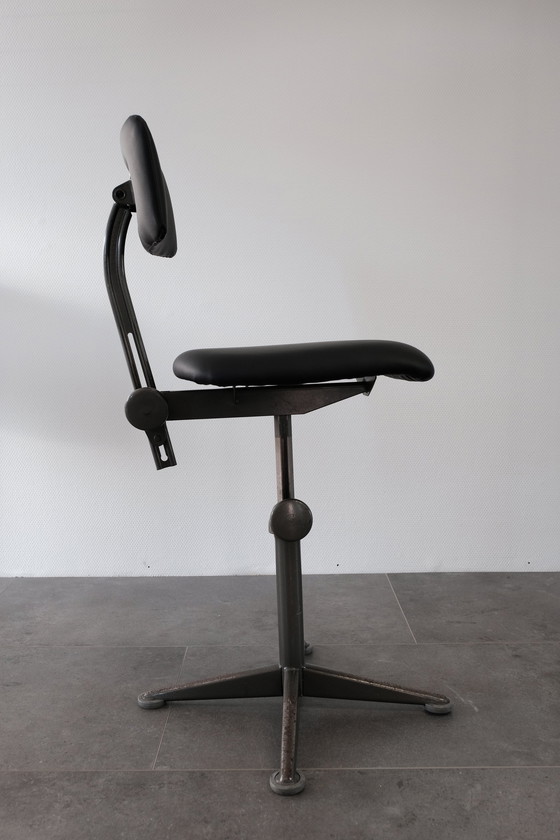 Image 1 of Vintage Bureaustoel Van Friso Kramer Voor Ahrend De Cirkel, 1960