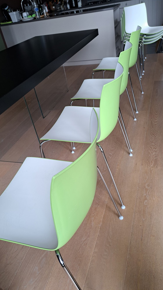 Image 1 of 8x Arper Catifa 46 stoelen groen-wit