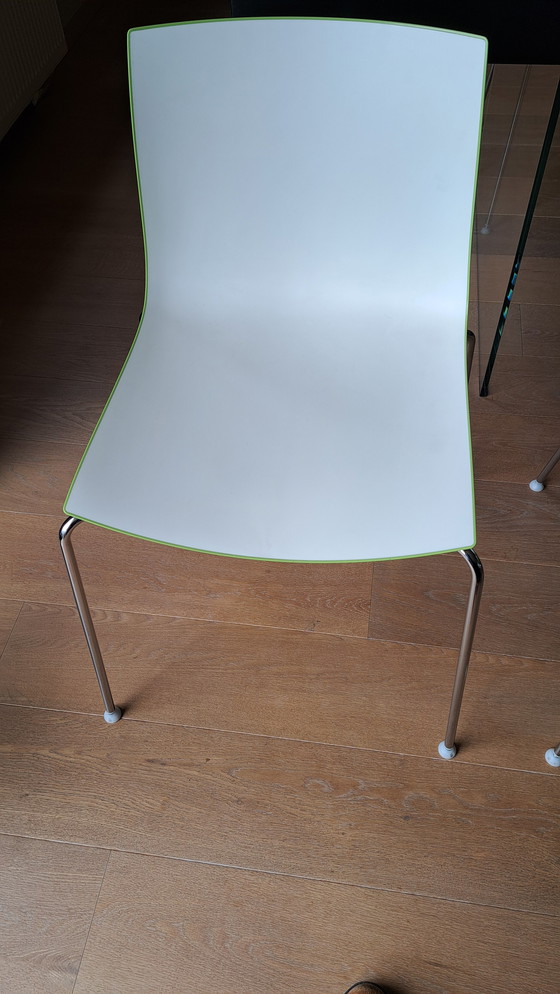 Image 1 of 8x Arper Catifa 46 stoelen groen-wit