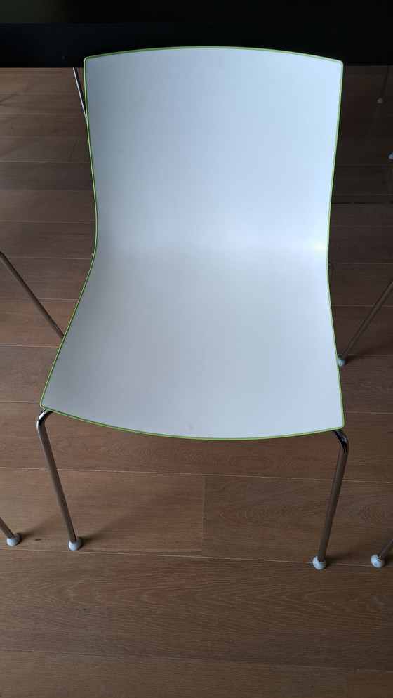 Image 1 of 8x Arper Catifa 46 stoelen groen-wit