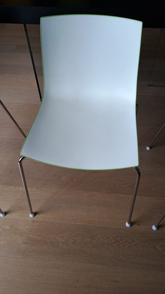 Image 1 of 8x Arper Catifa 46 stoelen groen-wit