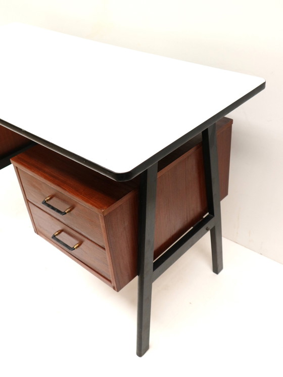 Image 1 of Vintage Bureau Met Lades En Formica Blad Uit De Jaren ’70