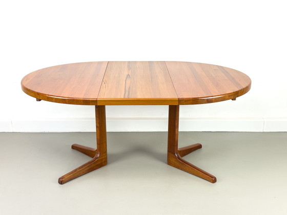 Image 1 of Deense ronde teakhouten eettafel met verlengstuk, 1970S