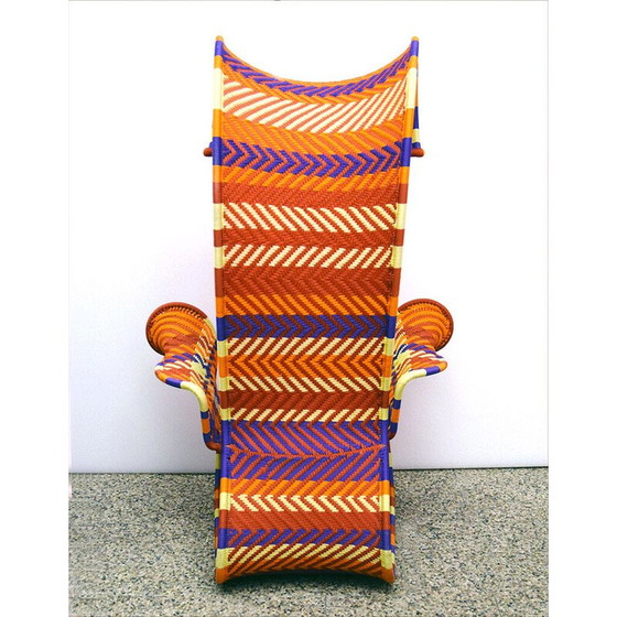 Image 1 of Vintage Afrika troon van metaal en geweven polyethyleen, 2000