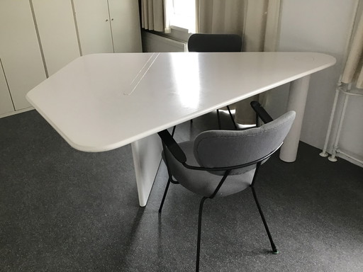 Castelijn Kite table