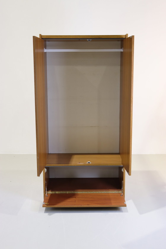 Image 1 of DK vintage kledingkast