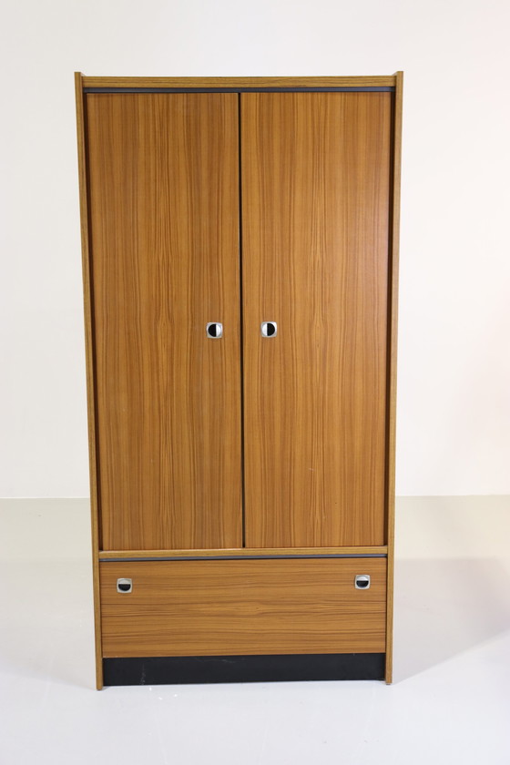 Image 1 of DK vintage kledingkast