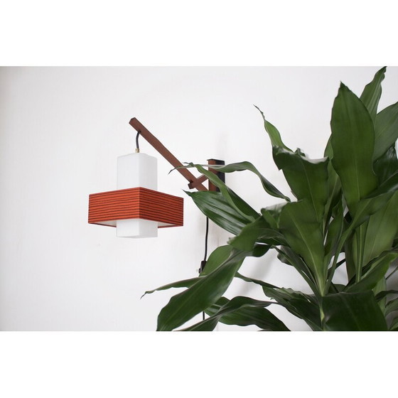 Image 1 of Vintage wandlamp in teakhout en zwart gelakt staal, 1960