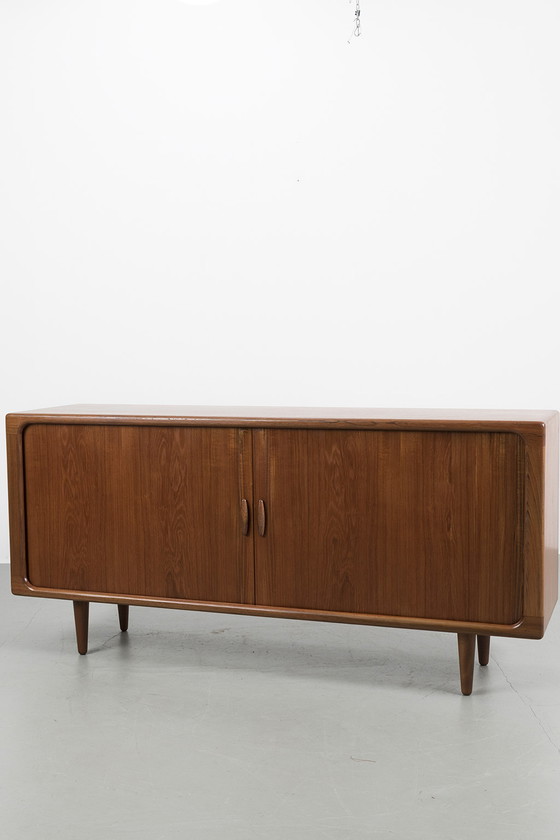 Image 1 of Dyrlund dressoir