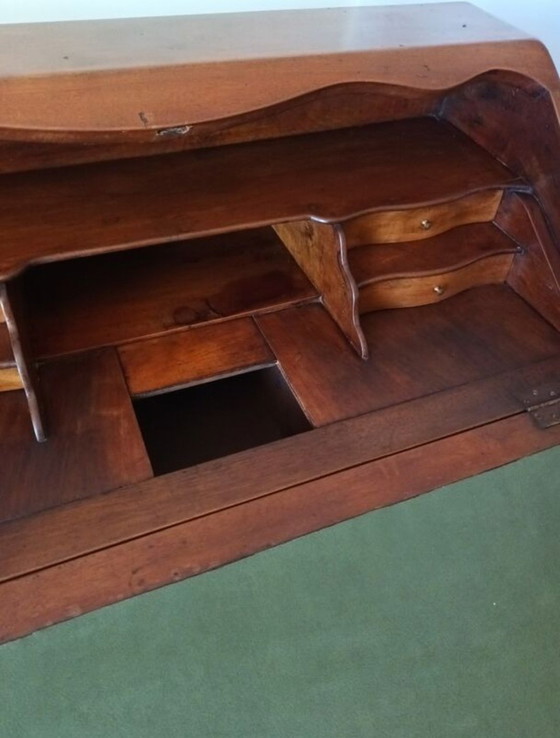 Image 1 of 18e eeuws schuin bureau in Lodewijk Xv-stijl