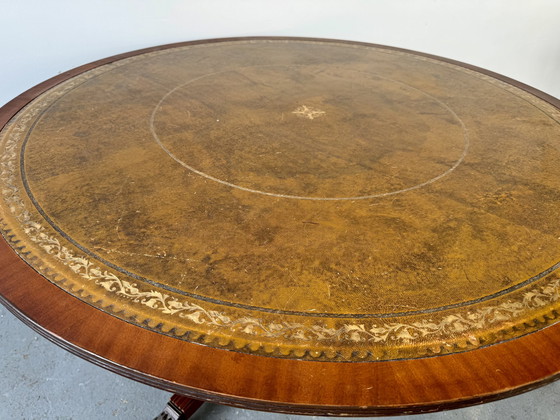 Image 1 of Regency stijl ronde salontafel leren blad