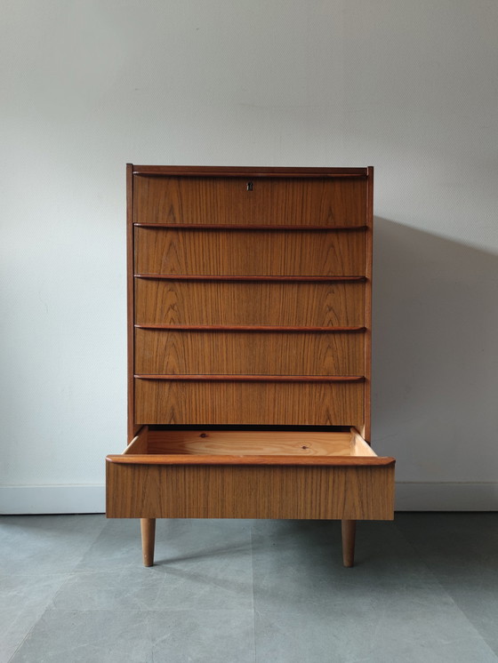 Image 1 of Vintage Deense ladekast in licht teak