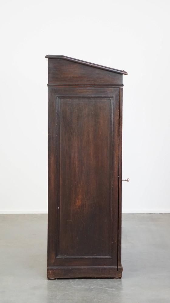 Image 1 of Kast gemaakt van eikenhout met glazen deur