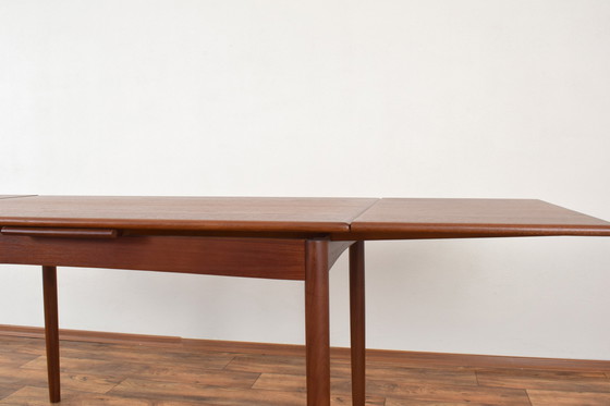 Image 1 of Mid Century Deense Teakhouten uitschuifbare eettafel, 1960S.