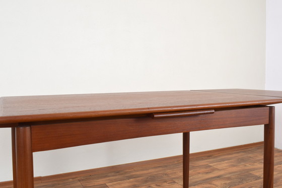 Image 1 of Mid Century Deense Teakhouten uitschuifbare eettafel, 1960S.