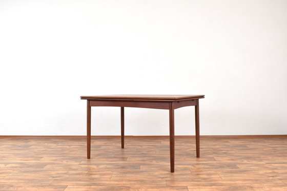 Image 1 of Mid Century Deense Teakhouten uitschuifbare eettafel, 1960S.