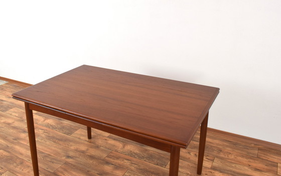 Image 1 of Mid Century Deense Teakhouten uitschuifbare eettafel, 1960S.