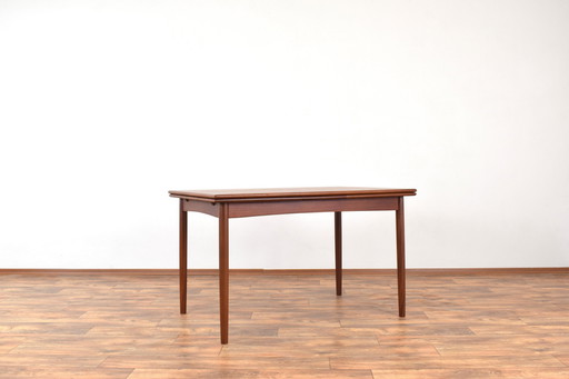 Mid Century Deense Teakhouten uitschuifbare eettafel, 1960S.