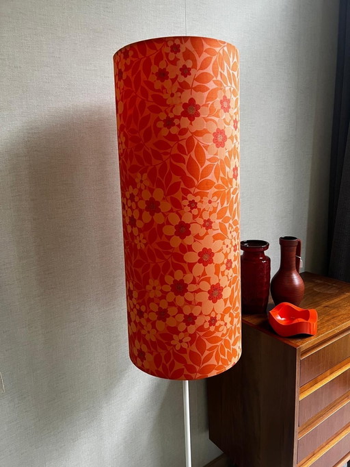 Seventies Vloerlamp Tulp Voet Met Oranje Kap Met Bloemen