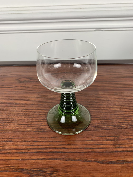 Image 1 of Set van 6 groene glazen met steel