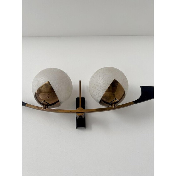 Image 1 of Vintage wandlamp in messing en opaline glas voor Arlus, Frankrijk 1960