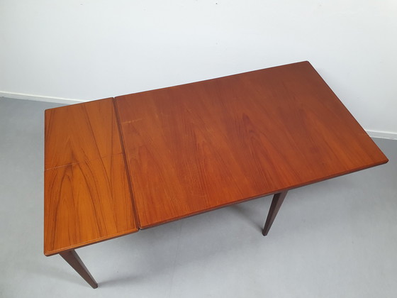 Image 1 of Mid-Century tafel van Topform. Eettafel uitschuifbaar.