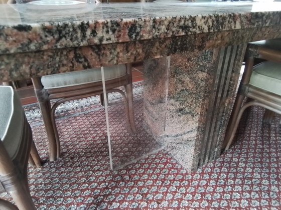 Image 1 of Vintage granieten tafel