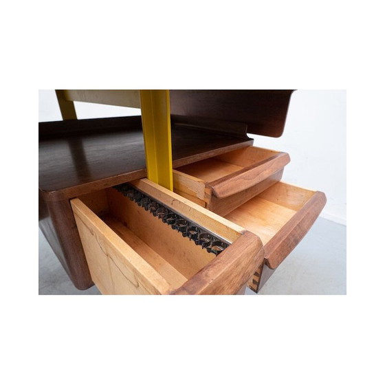 Image 1 of Italiaans houten bureau in walnoot uit de Mid Century, jaren 1960
